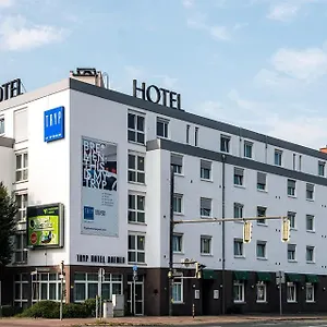 Hotel Tryp By Wyndham Airport ***